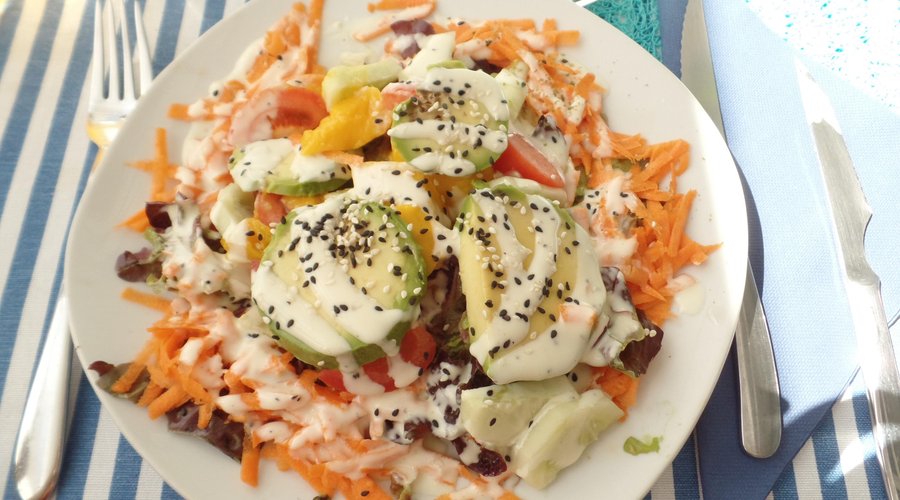 Avocado-mango salad
