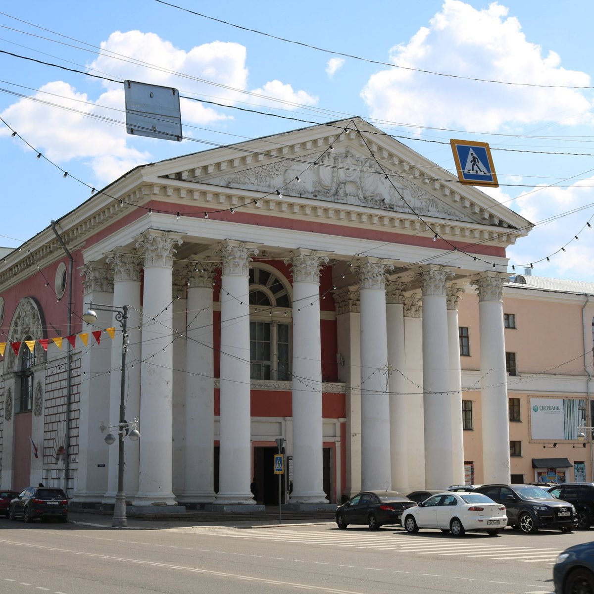 Тверской театр. Театр драмы ул Советская д.16 Тверь. Колонны театра Тверь. Тверь ул Академическая. Театр Тверь 2013.