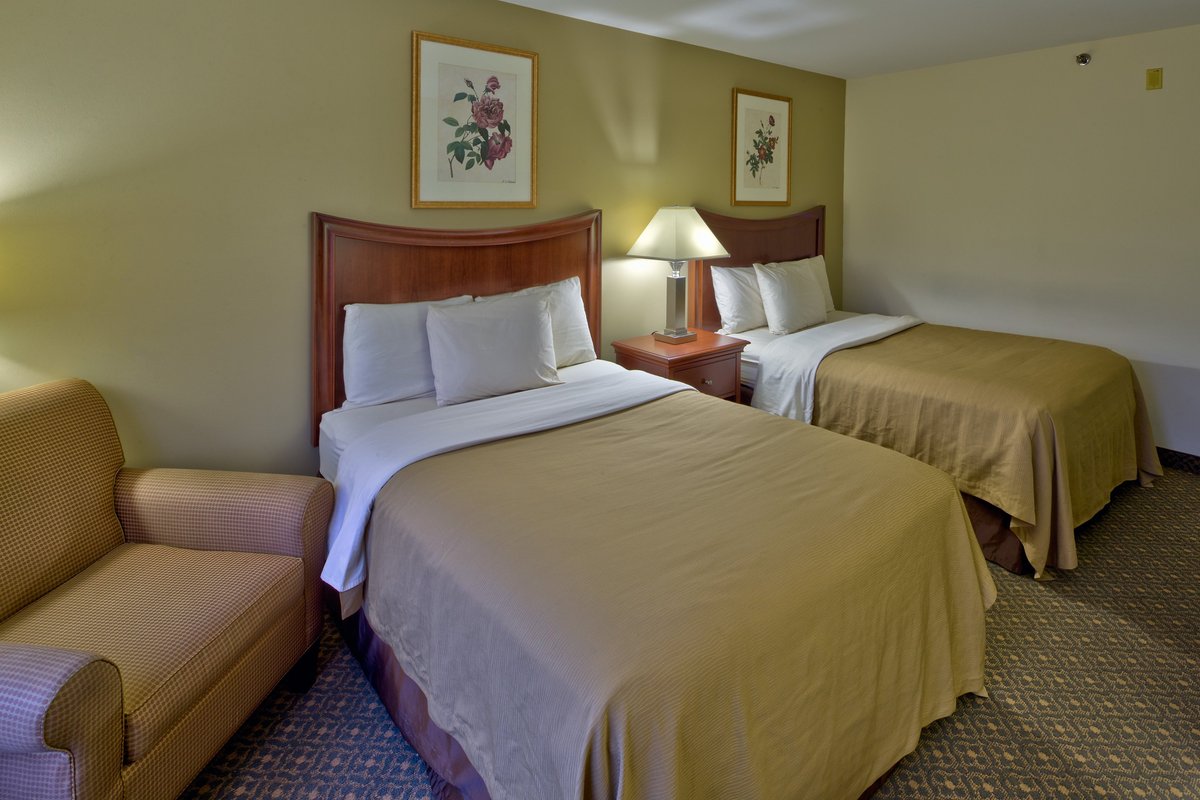 The Country Inn at the Mall - UPDATED 2022 Prices, Reviews & Photos ...