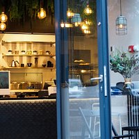 22 m2 specialty coffee shop.