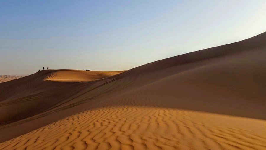Lost in the desert... 🐪 ... All'ora del tramonto. Difficile immaginare qualcosa di più magico!