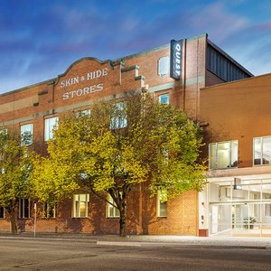 Beautifully converted old woolstore building into luxury apartment style accommodation for nightly, weekly & long term stays. Offering unique accommodation in a Heritage listed property.