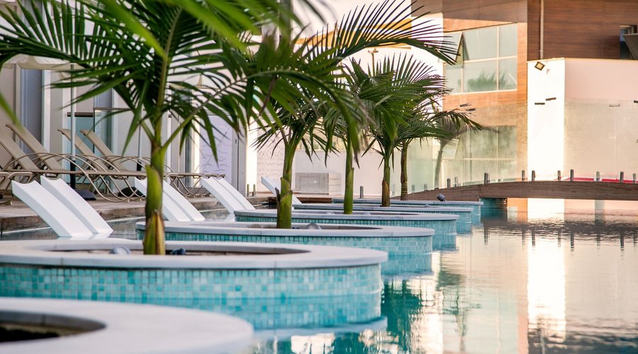 Junior Swim up pool