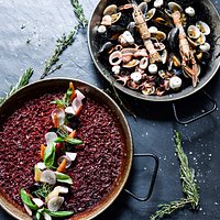 SEAFOOD PAELLA
Langoustine, Mussels, Local Squid, Local Clams, Mixed Seasonal Vegetables, Chili, Bombita Rice (G)(S)
PAELLA ROJA
Mixed Seasonal Root Vegetables, Home-made Local Beetroot Stock, Bombita Rice (G)(V)(VE)