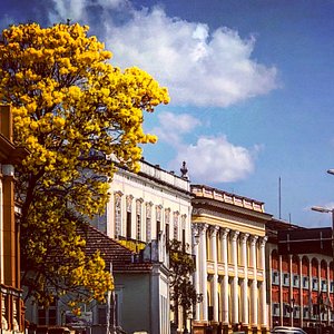 Sao Joao Del Rei, Minas Gerais, Brazil - January 25, 2020: Typical Street  At Historical Center, Known As The Crooked Houses Street (Rua Das Casas  Tortas). Stock Photo, Picture and Royalty Free Image. Image 148827383.