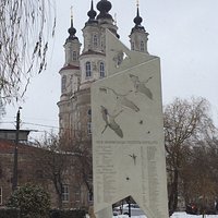 Памятник "Журавли" на бульваре Победы.