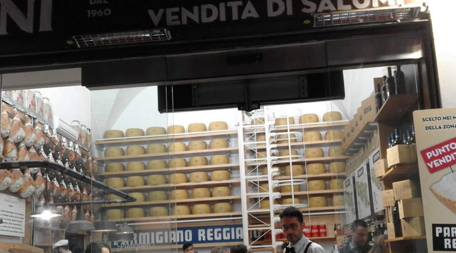 PUNTO VENDITA, SALUMERIA  E RISTORANTE SIMONI A BOLOGNA. 
-CERTEZZE  NEL CUORE DELLA  SPLENDIDA CITTA'- 
OTTOBRE-NOVEMBRE 2018-