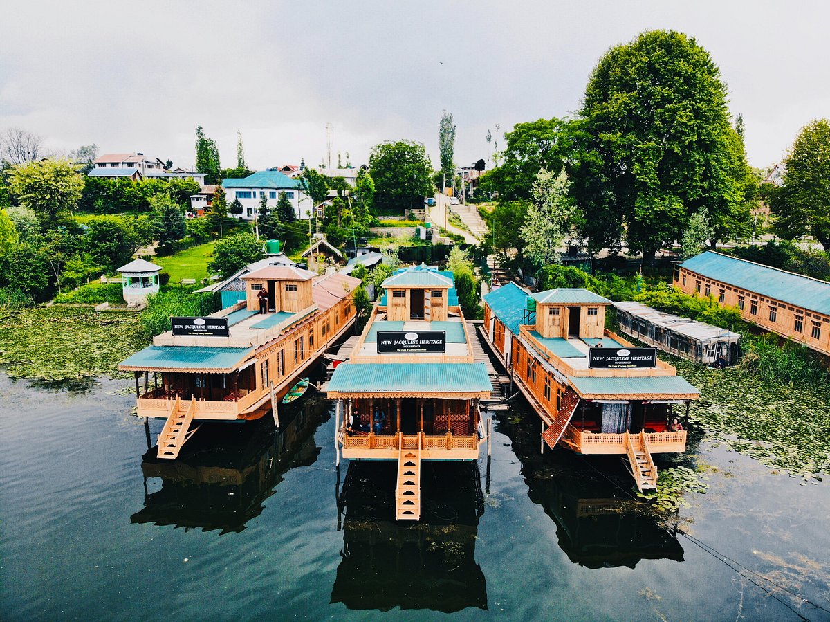 New Jacquline Heritage Houseboats Nigeen Lake, hotel in Srinagar