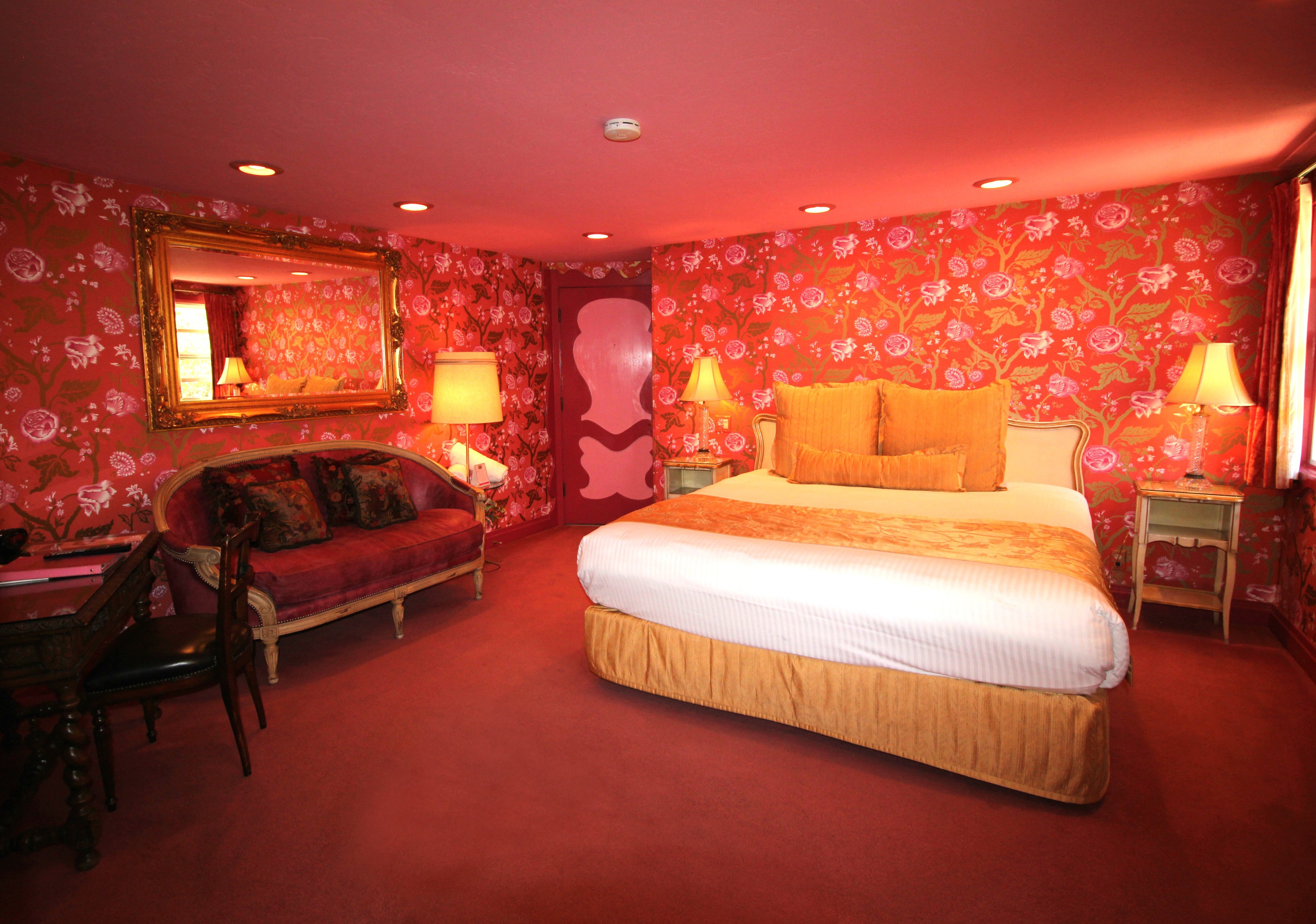 Madonna Inn Rooms Pictures Reviews Tripadvisor   Floral Fantasy Guest 