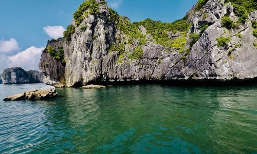 island in Halong Bay 