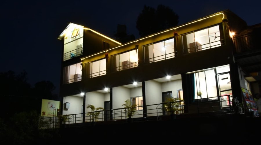 HOTEL PARAMOUNT DS DEN - Specialty Inn Reviews (Bhilar, India) HOTEL PARAMOUNT DS DEN -  Specialty Inn Reviews (Bhilar, India)
