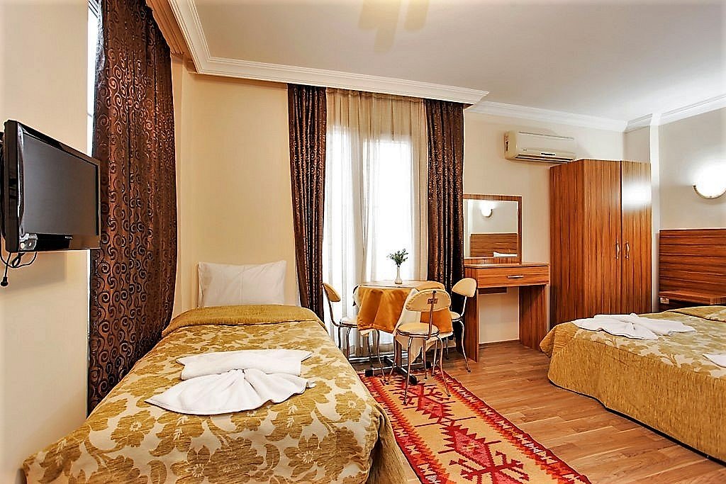 Отель миа. Миас гостиница. Seres Hotel old City Стамбул. Миа отель Абхазия.