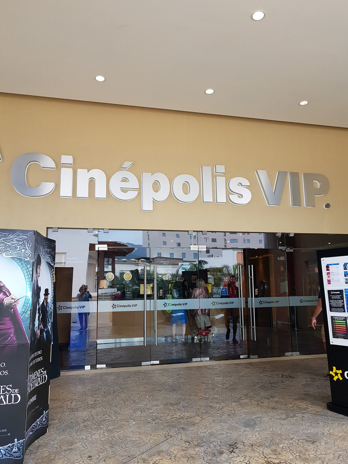 Cinepolis VIP La Isla (Puerto Vallarta) - 2023 Lo que se debe saber antes  de viajar - Tripadvisor