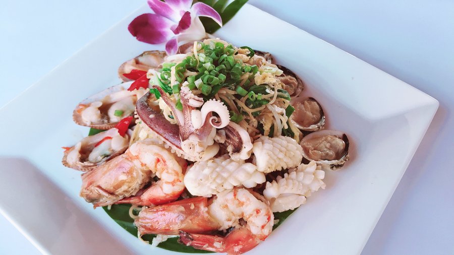 Seafood fried noodle