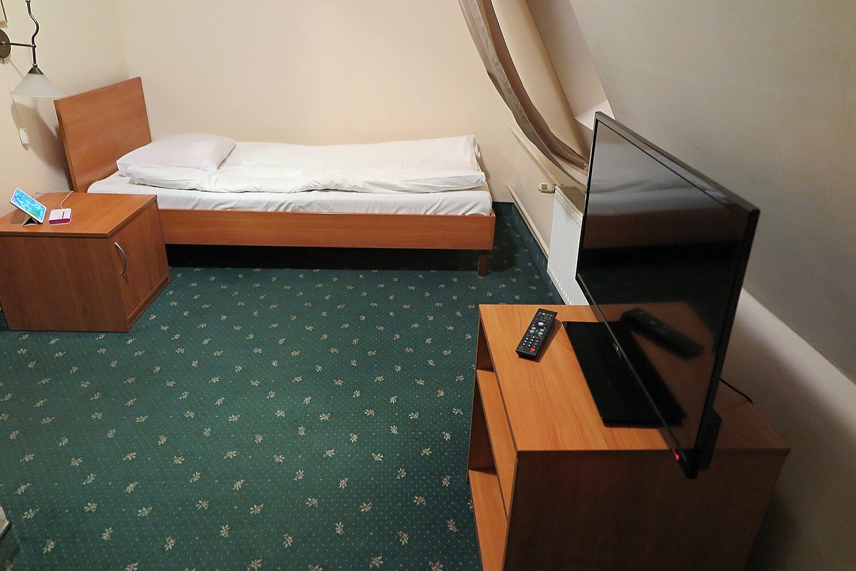 parkhotel-economic-au-29-2022-prices-reviews-modlnica-poland