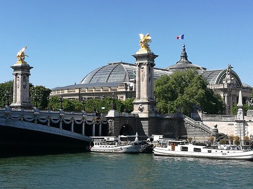 History of Pont Neuf Bridge in Paris - 2023