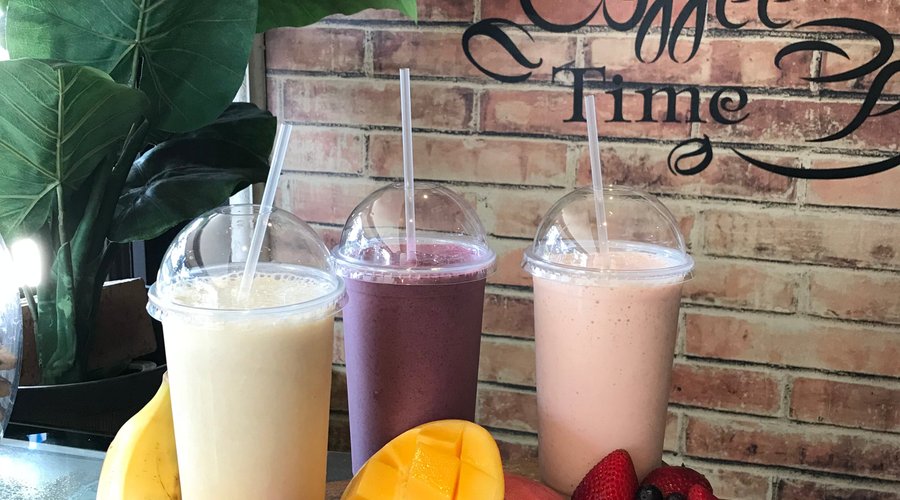 Fresh fruit smoothies at Saltwater
