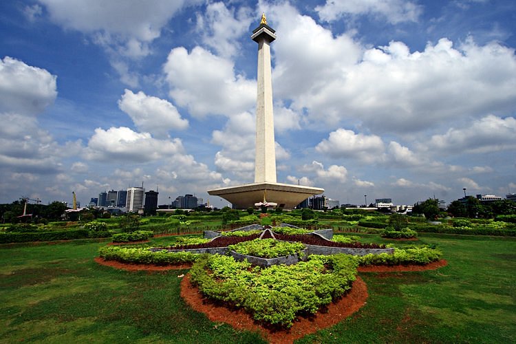 NATIONAL MONUMENT (MONAS) (Jakarta) - Qué SABER antes de ir