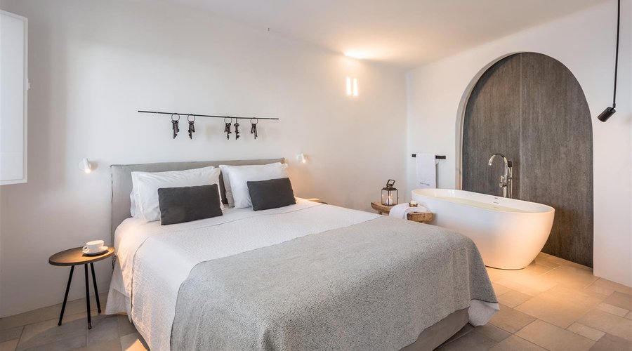 Honeymoon Suite