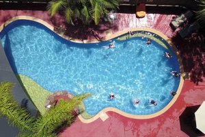 Pool & Beach