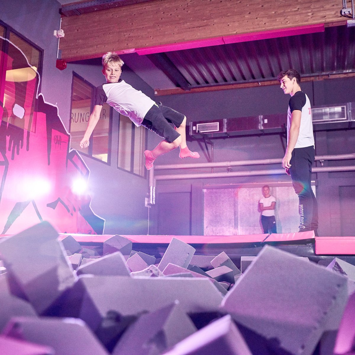 Indbildsk dråbe tsunamien SPRUNG RAUM Trampolinpark (Hamburg) - All You Need to Know BEFORE You Go