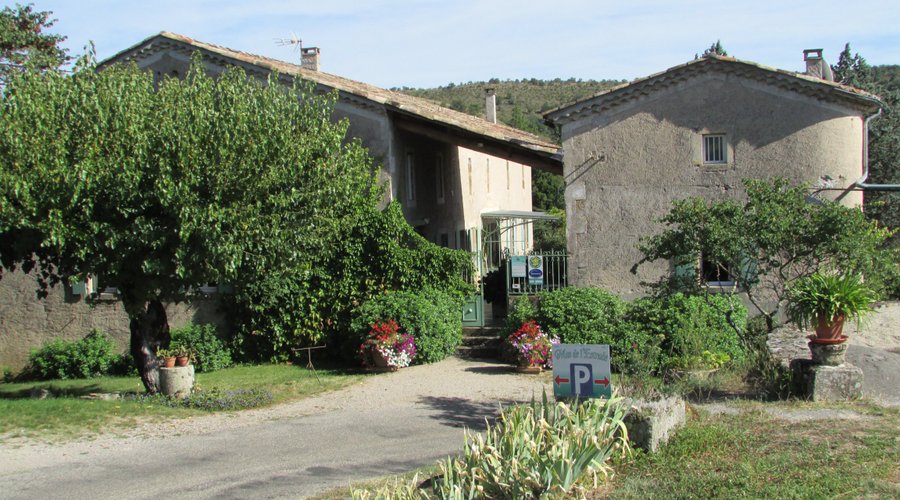Arrivée au Mas de l'Estrade.