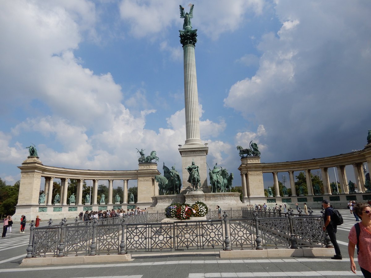 Millenium Monument Budapest, Будапешт: лучшие советы перед посещением -  Tripadvisor