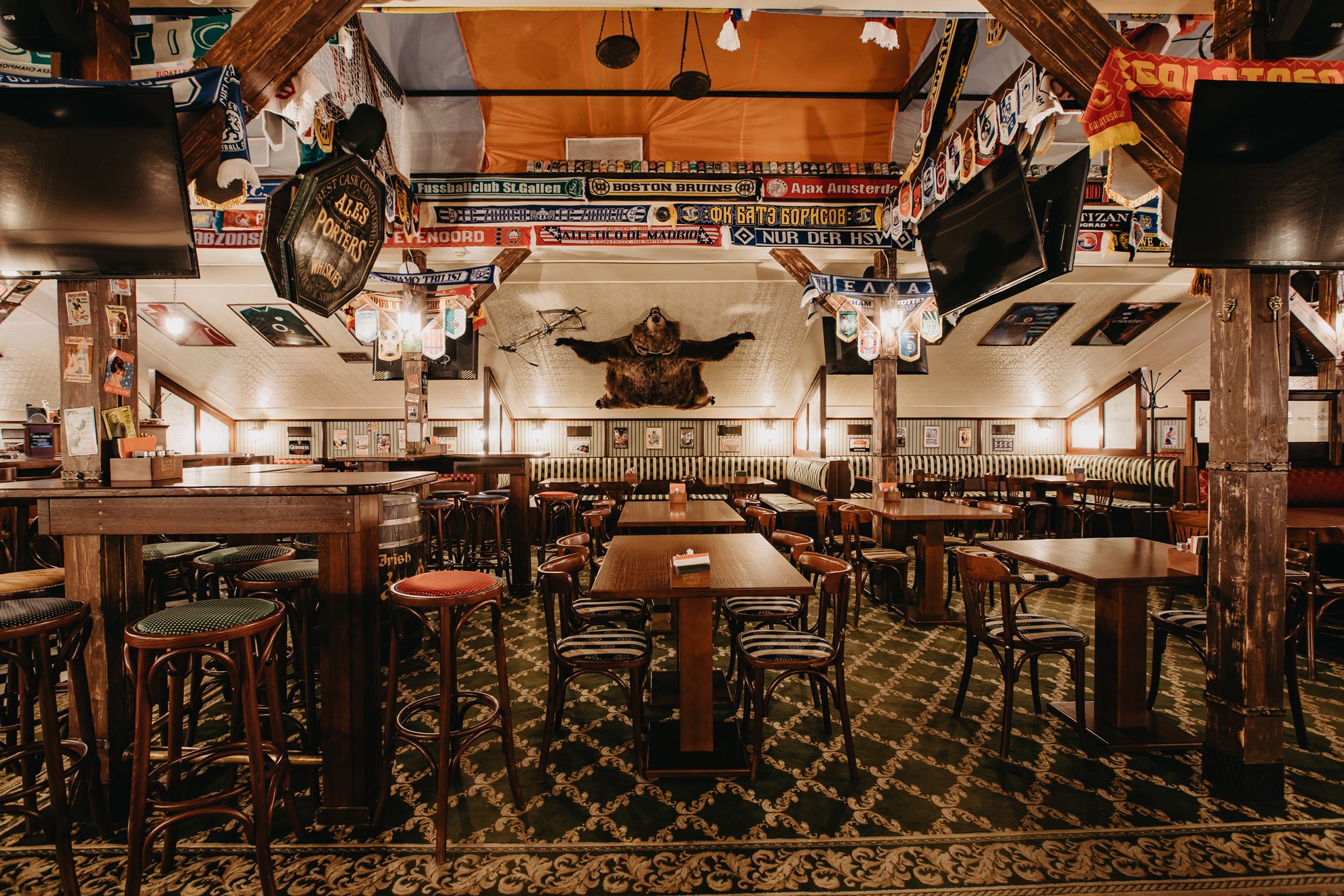 Pubs to eat near me discount