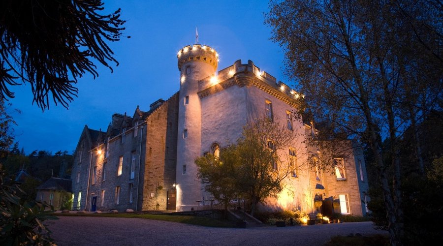 Tulloch Castle entrance