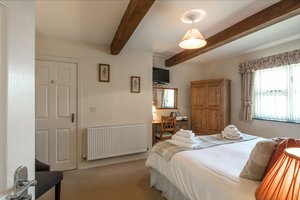 Room & Suite