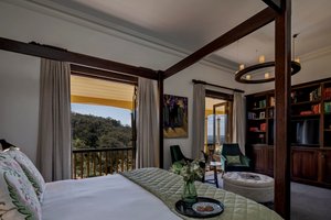 Room & Suite
