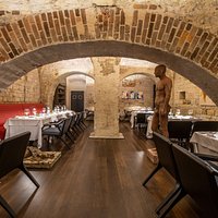 Enjoy our excellent food from our VIP guest chefs