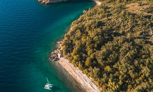 Come sail away and discovery Croatia's best beaches with us!