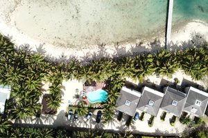 Pool & Beach