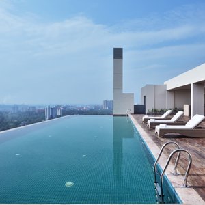 Four Points by Sheraton Kochi Infopark - Infinity pool