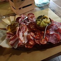 ottimo tagliere di specialità locali