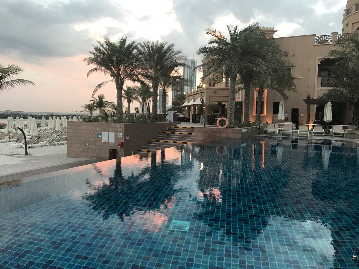 Шератон спа шарджа. Шератон Шарджа Бич. Шарджа Шератон 5. Шератон Шарджа пляж. Отель Sheraton Sharjah Beach Resort & Spa.