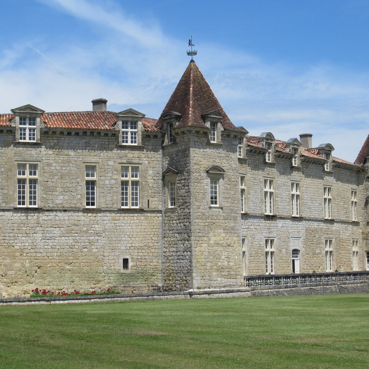 Château de Cazeneuve, Prechac: лучшие советы перед посещением - Tripadvisor