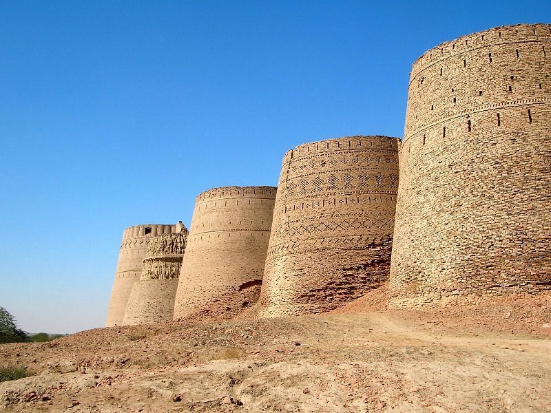 Derawar Fort image