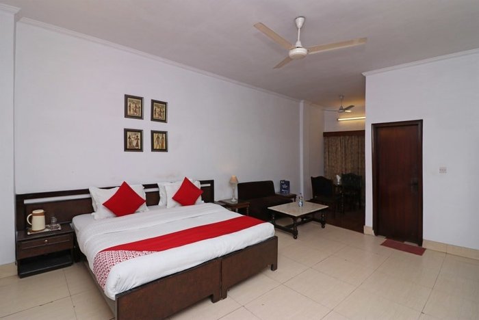 Capital O 14837 Hotel Uberoi Anand Rooms: Pictures & Reviews - Tripadvisor