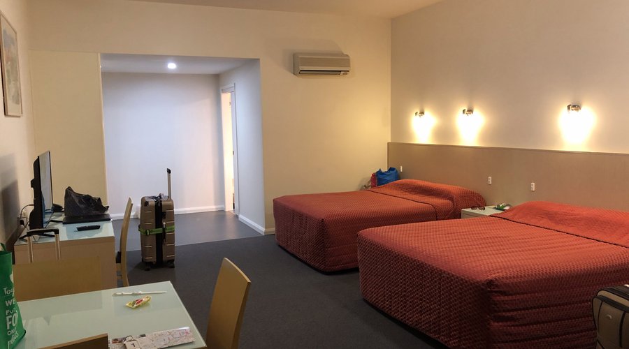 Mayfair Plaza Motel