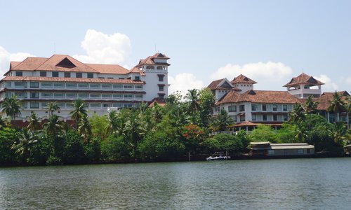 raaviz,kollam
