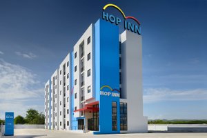 HOP INN Krabi in Krabi Town, image may contain: Hotel, City, Office Building, Inn