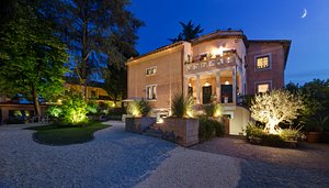 Appia Antica Resort in Rome, image may contain: Villa, Housing, House, Hacienda