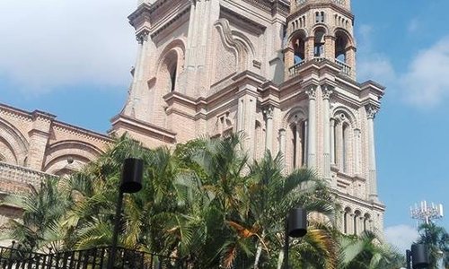 la Catedral Nustra Señora de Palmay y la fuente