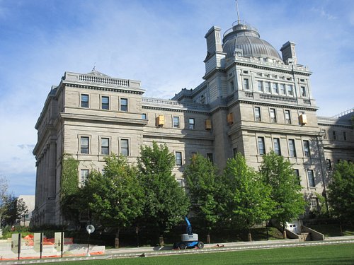Government Buildings in Le Sud-Ouest (Southwest District) (Montreal)