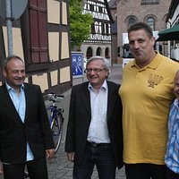 Ringerlegenden vor dem Museum
