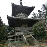 美しく風格ある塔です