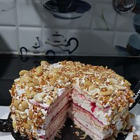 GOLDEN FANTASY ICECREAM CAKE