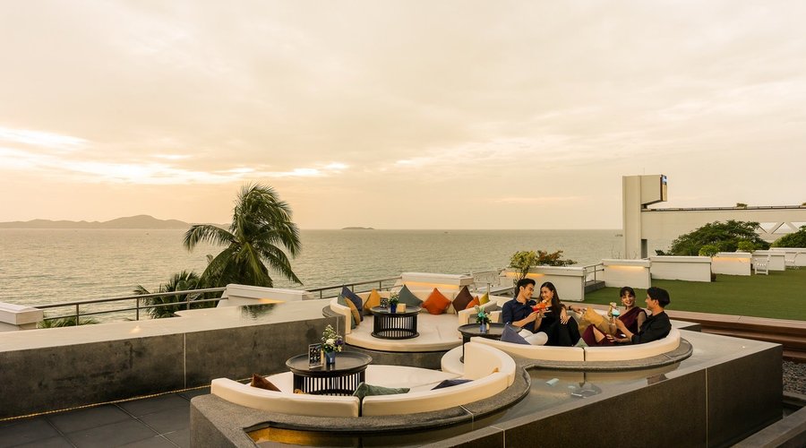 Sunset Terrace and Lobby Bar 